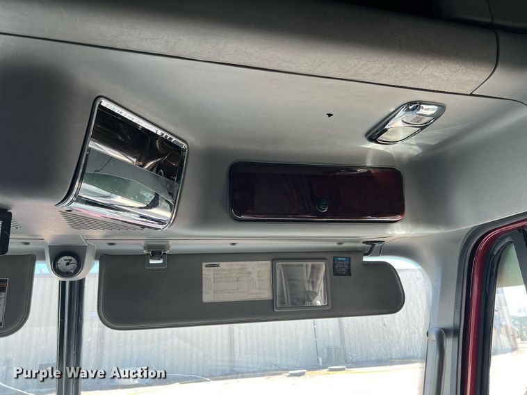 image for item ED2481 2010 Freightliner Coronado semi truck