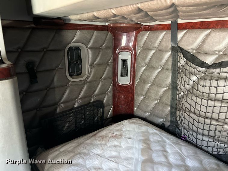 image for item ED2481 2010 Freightliner Coronado semi truck