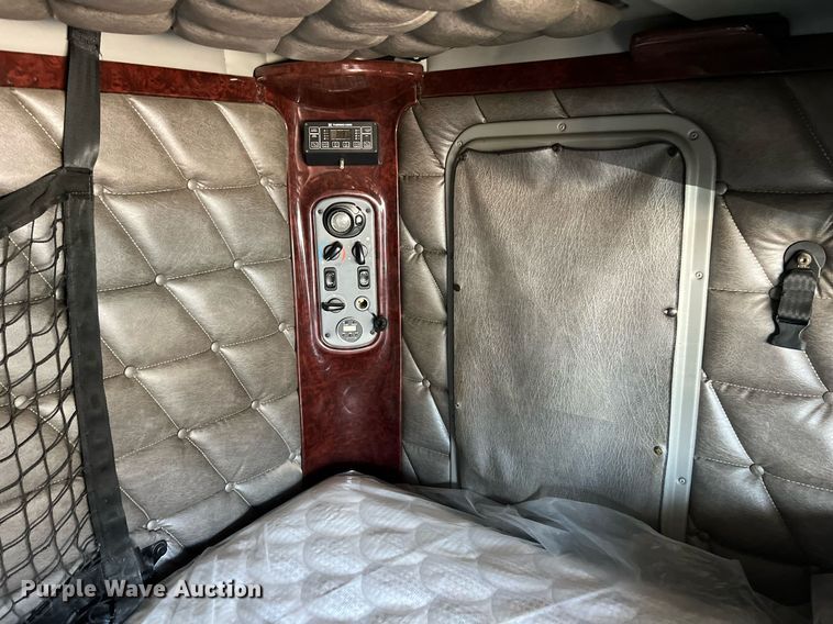 image for item ED2481 2010 Freightliner Coronado semi truck