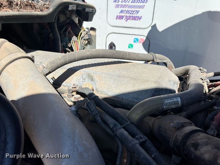 image for item ED2481 2010 Freightliner Coronado semi truck