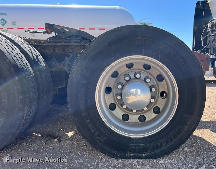 image for item ED2481 2010 Freightliner Coronado semi truck