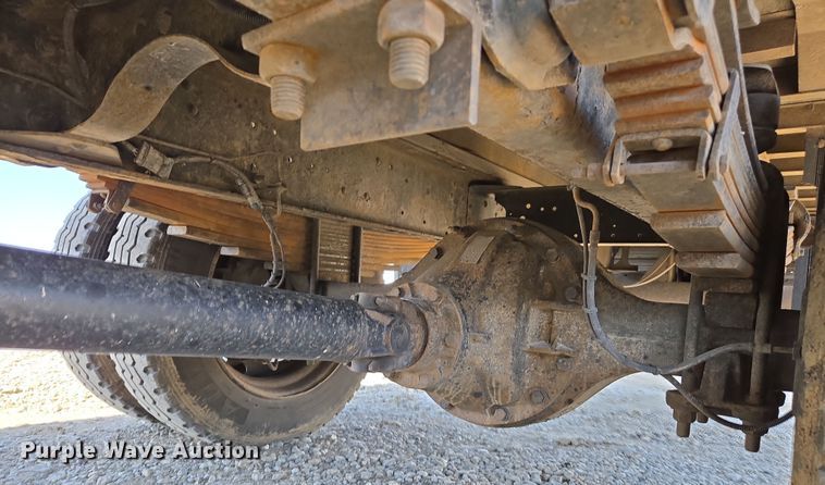 image for item ED4000 2006 Isuzu FTR box truck