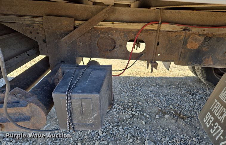 image for item ED4000 2006 Isuzu FTR box truck