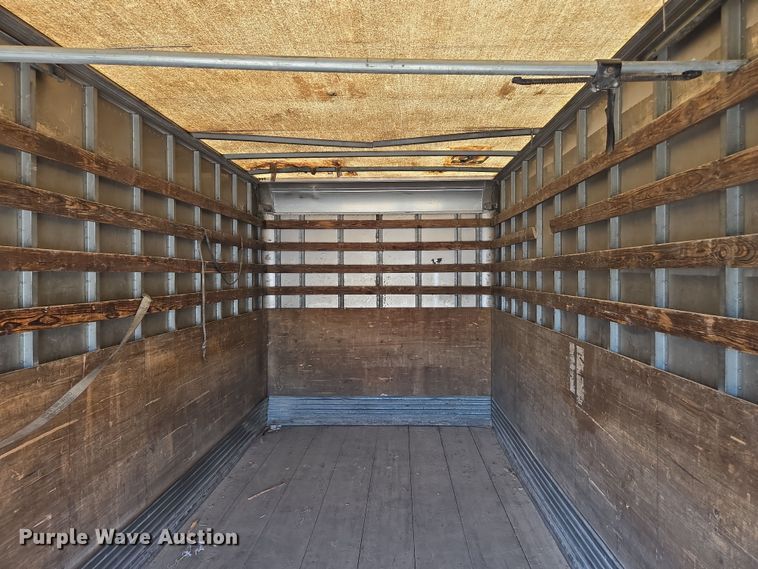 image for item ED4000 2006 Isuzu FTR box truck