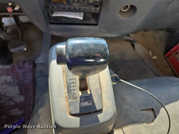 image for item ED4000 2006 Isuzu FTR box truck