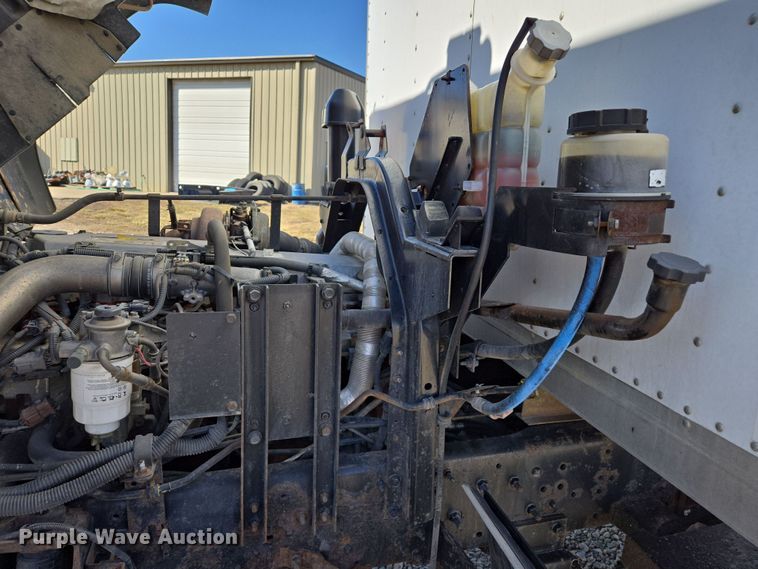 image for item ED4000 2006 Isuzu FTR box truck