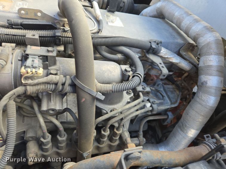 image for item ED4000 2006 Isuzu FTR box truck