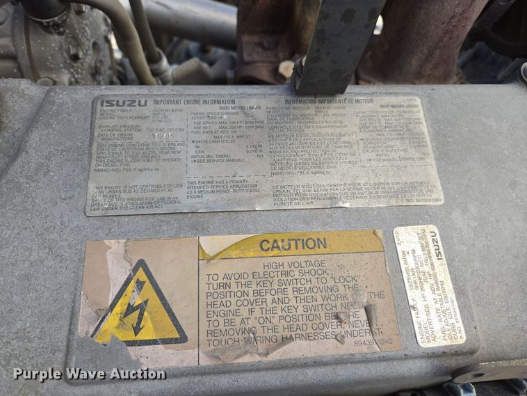 image for item ED4000 2006 Isuzu FTR box truck