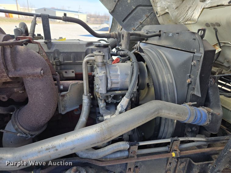 image for item ED4000 2006 Isuzu FTR box truck