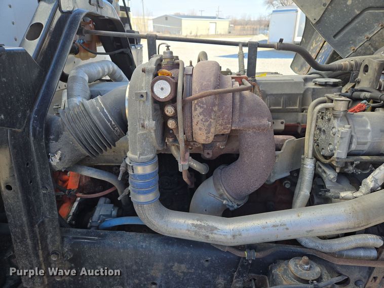 image for item ED4000 2006 Isuzu FTR box truck