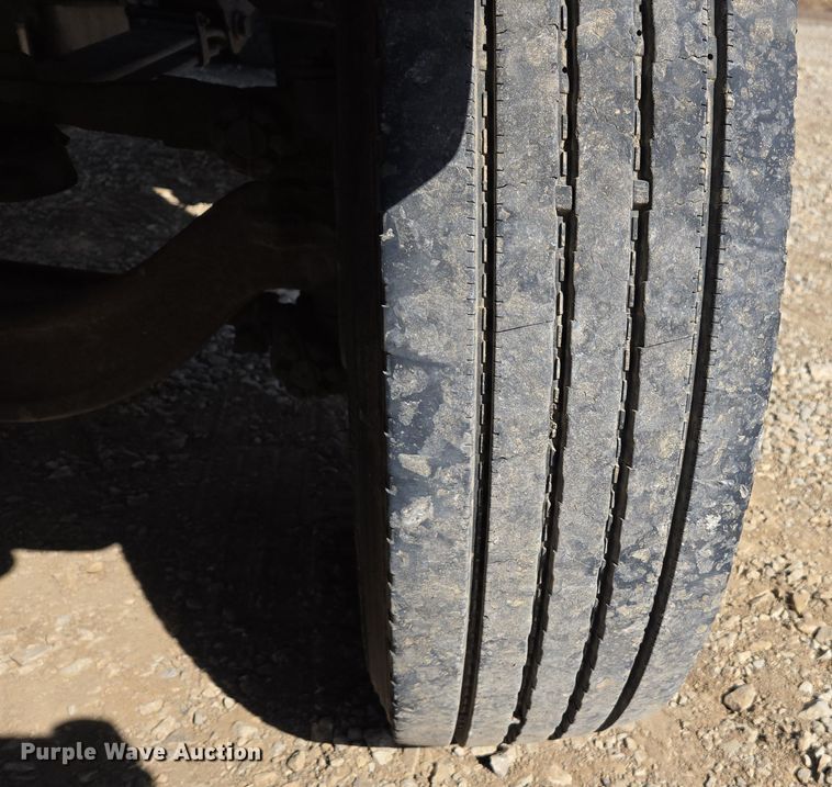 image for item ED4000 2006 Isuzu FTR box truck