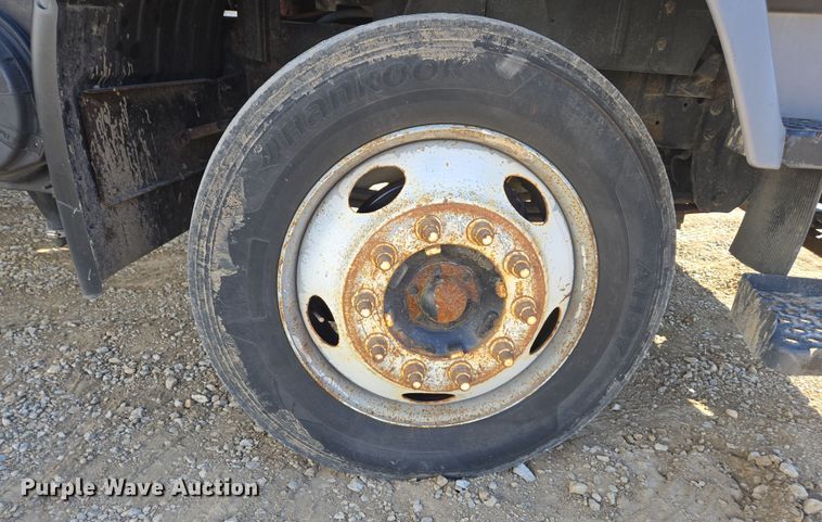 image for item ED4000 2006 Isuzu FTR box truck