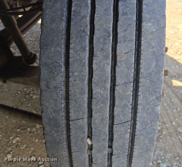 image for item ED4000 2006 Isuzu FTR box truck