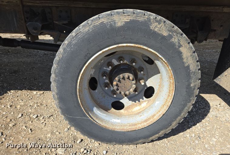 image for item ED4000 2006 Isuzu FTR box truck