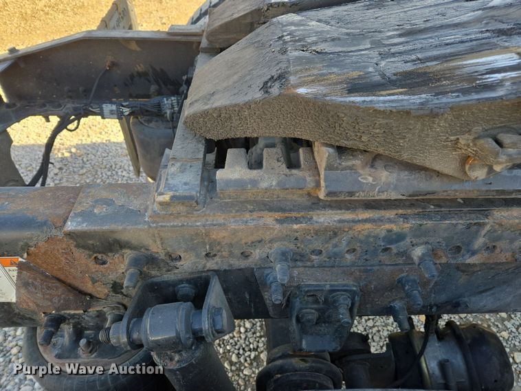 image for item ED4001 2011 Freightliner M2 semi truck