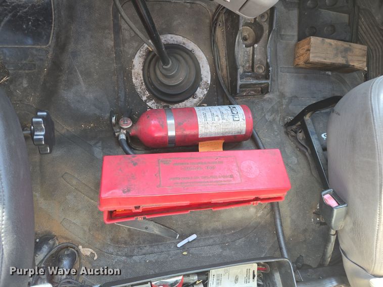 image for item ED4001 2011 Freightliner M2 semi truck