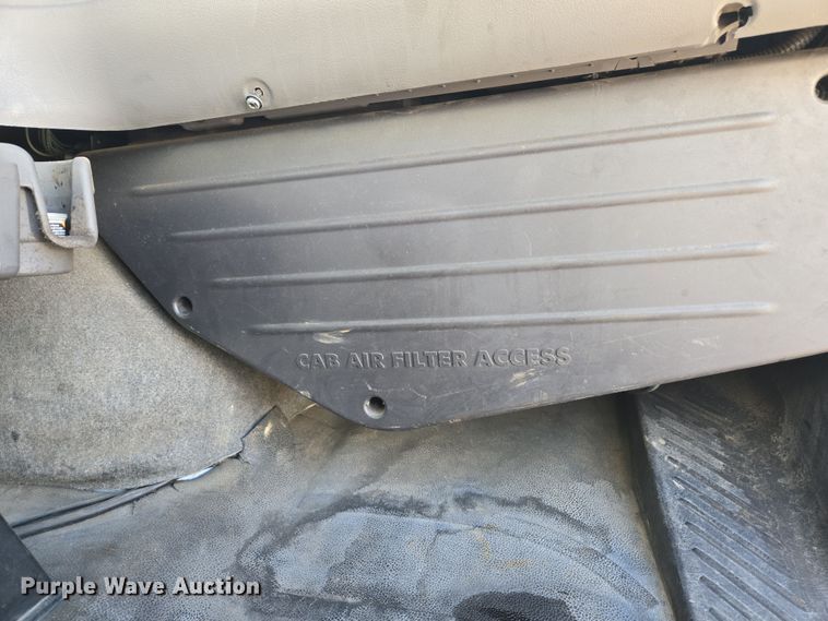 image for item ED4001 2011 Freightliner M2 semi truck