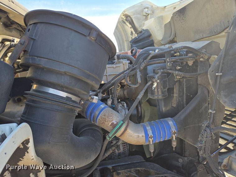 image for item ED4001 2011 Freightliner M2 semi truck