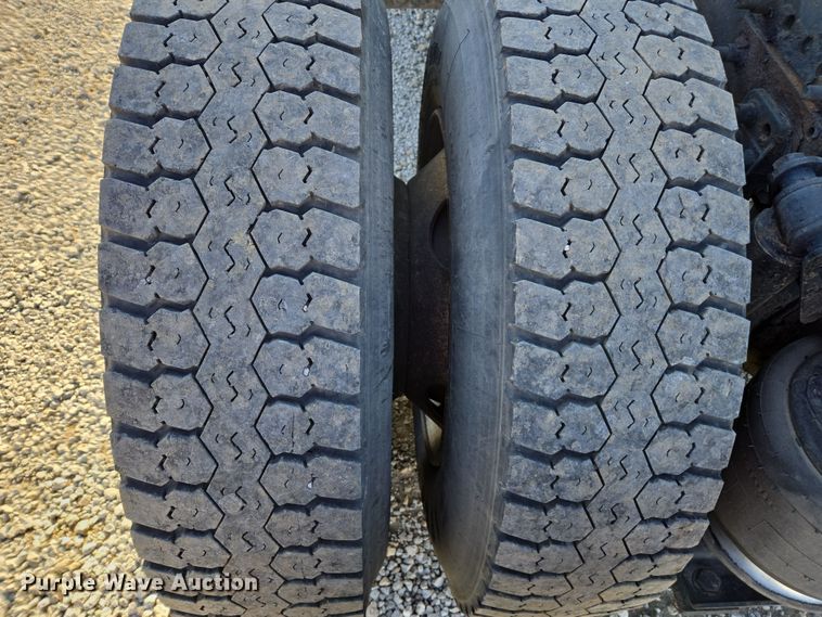 image for item ED4001 2011 Freightliner M2 semi truck