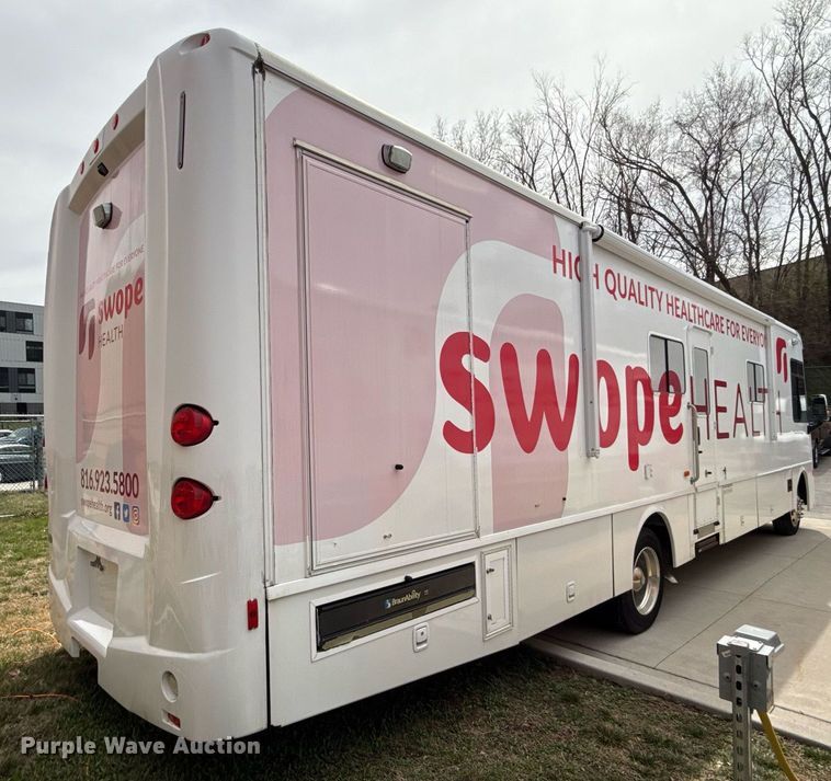 image for item ED4098 2017 Freightliner MC mobile medical unit