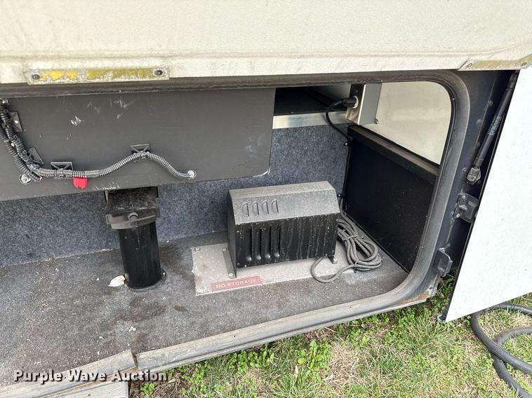 image for item ED4098 2017 Freightliner MC mobile medical unit