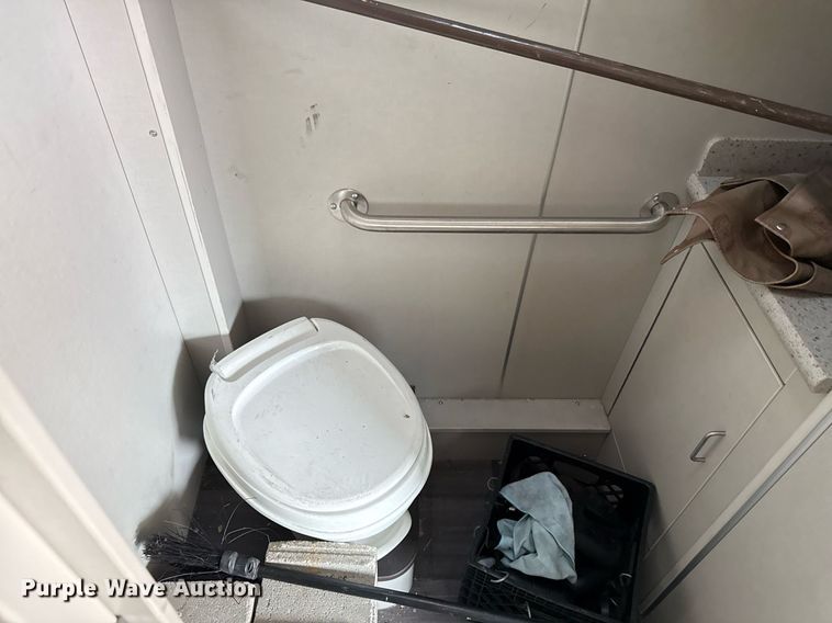 image for item ED4098 2017 Freightliner MC mobile medical unit