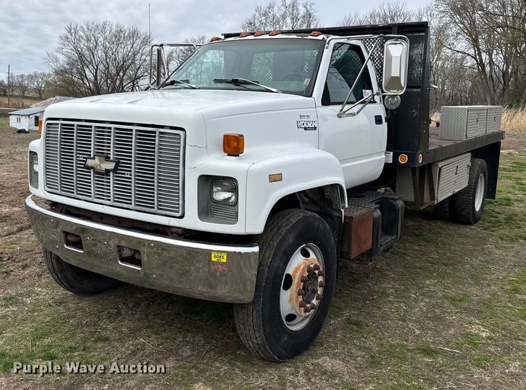 image for item ED4122 1995 Chevrolet C7 Topkick winch truck