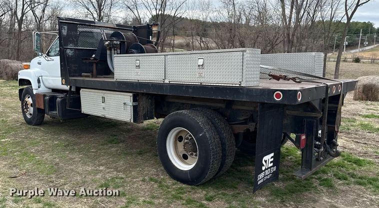 image for item ED4122 1995 Chevrolet C7 Topkick winch truck