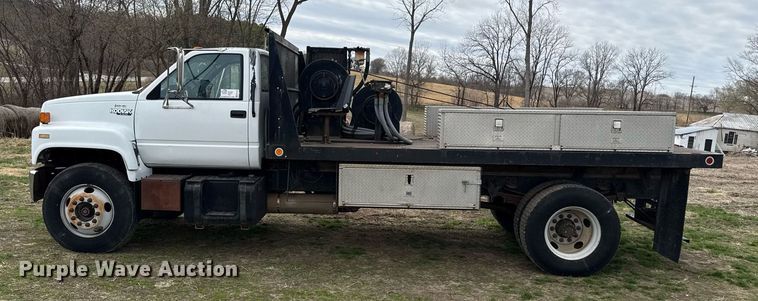 image for item ED4122 1995 Chevrolet C7 Topkick winch truck