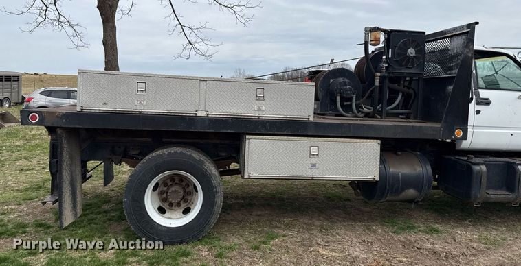 image for item ED4122 1995 Chevrolet C7 Topkick winch truck