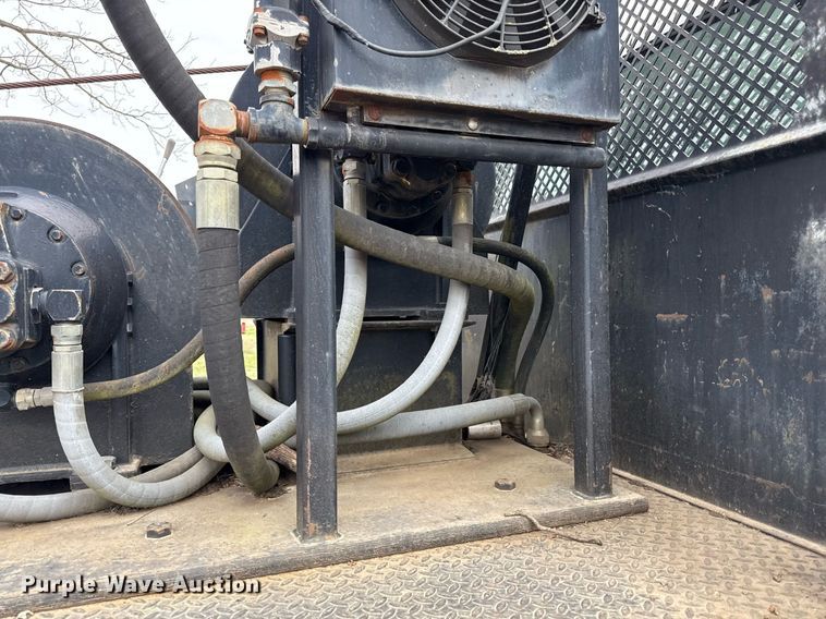 image for item ED4122 1995 Chevrolet C7 Topkick winch truck