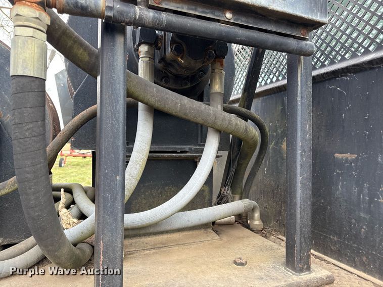 image for item ED4122 1995 Chevrolet C7 Topkick winch truck