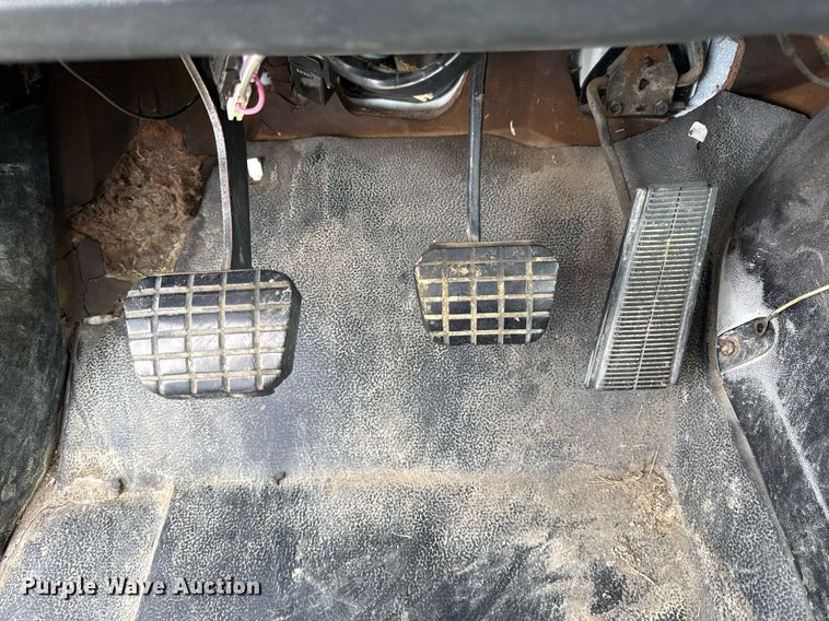 image for item ED4122 1995 Chevrolet C7 Topkick winch truck