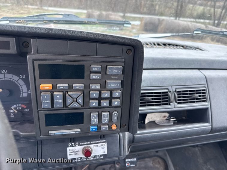 image for item ED4122 1995 Chevrolet C7 Topkick winch truck