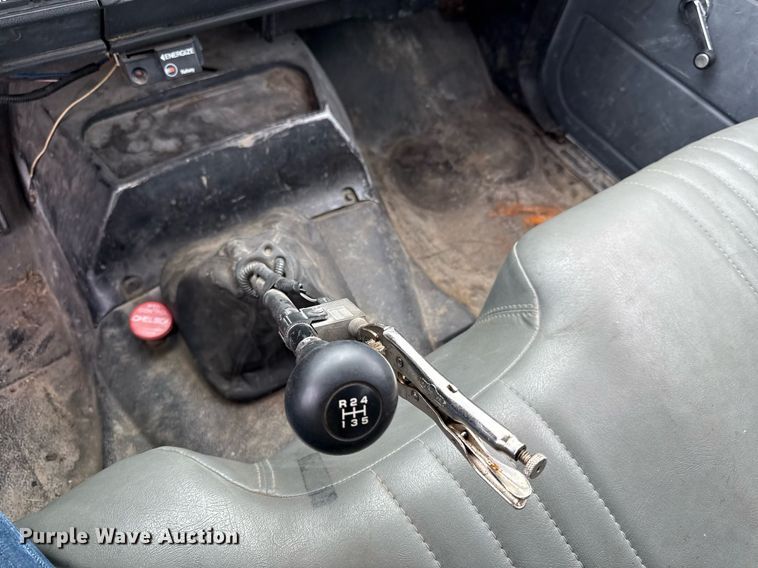 image for item ED4122 1995 Chevrolet C7 Topkick winch truck