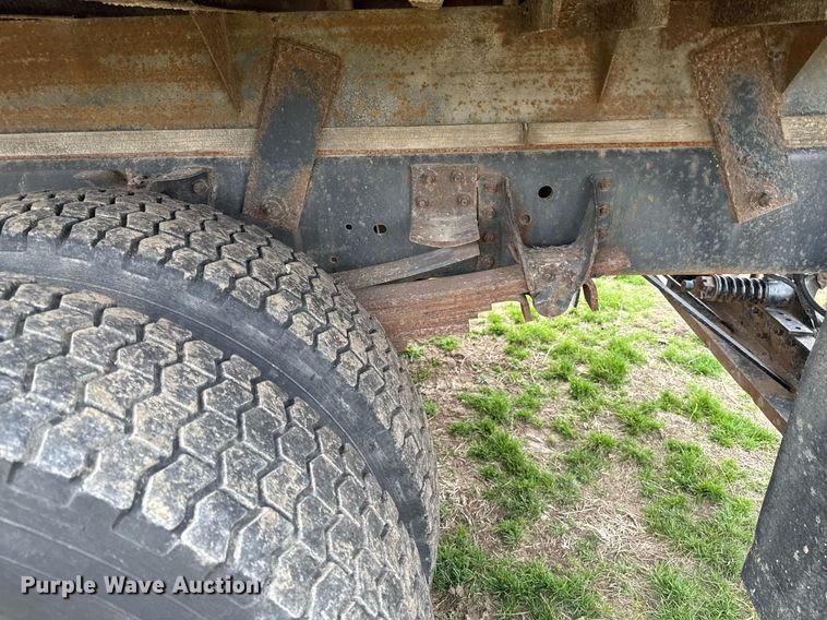 image for item ED4122 1995 Chevrolet C7 Topkick winch truck