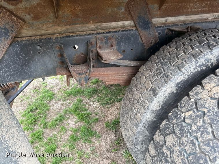 image for item ED4122 1995 Chevrolet C7 Topkick winch truck