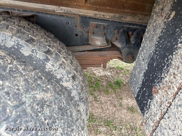 image for item ED4122 1995 Chevrolet C7 Topkick winch truck