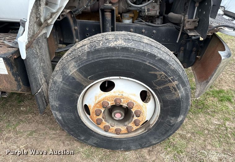 image for item ED4122 1995 Chevrolet C7 Topkick winch truck