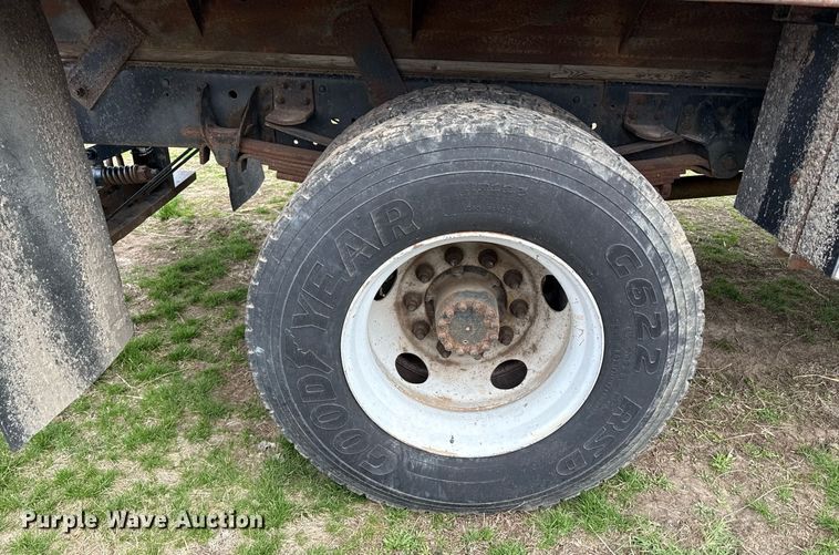 image for item ED4122 1995 Chevrolet C7 Topkick winch truck