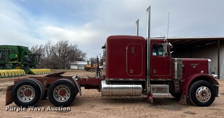 image for item ED5553 1981 Peterbilt 359 semi truck