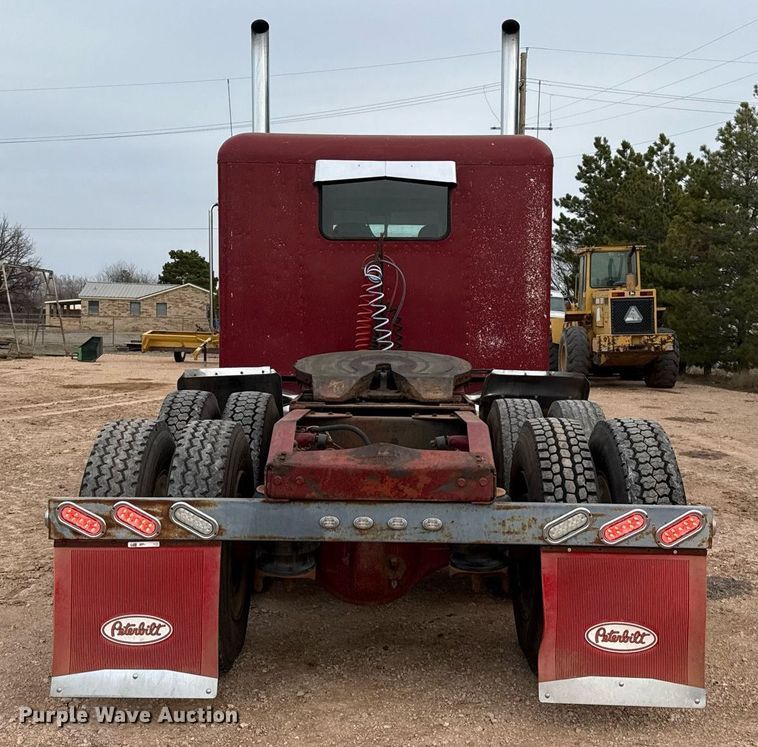 image for item ED5553 1981 Peterbilt 359 semi truck