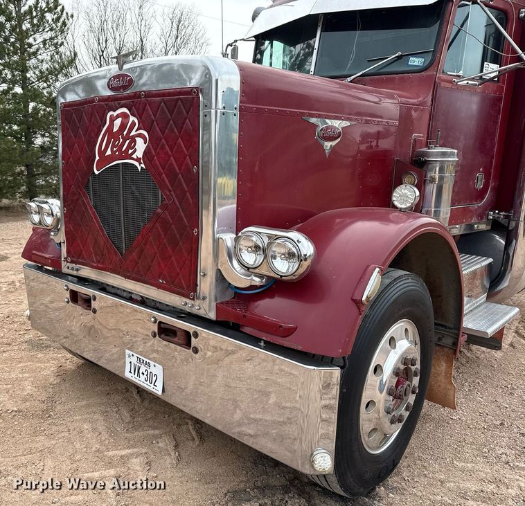 image for item ED5553 1981 Peterbilt 359 semi truck