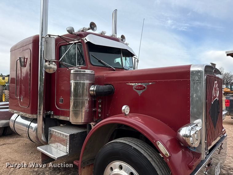 image for item ED5553 1981 Peterbilt 359 semi truck
