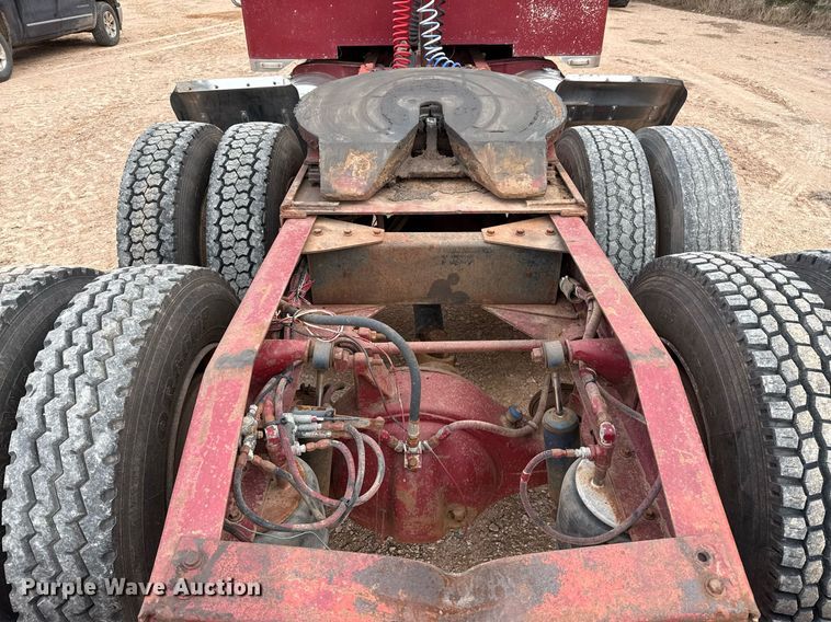 image for item ED5553 1981 Peterbilt 359 semi truck