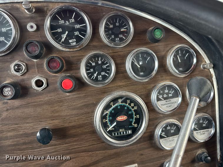 image for item ED5553 1981 Peterbilt 359 semi truck