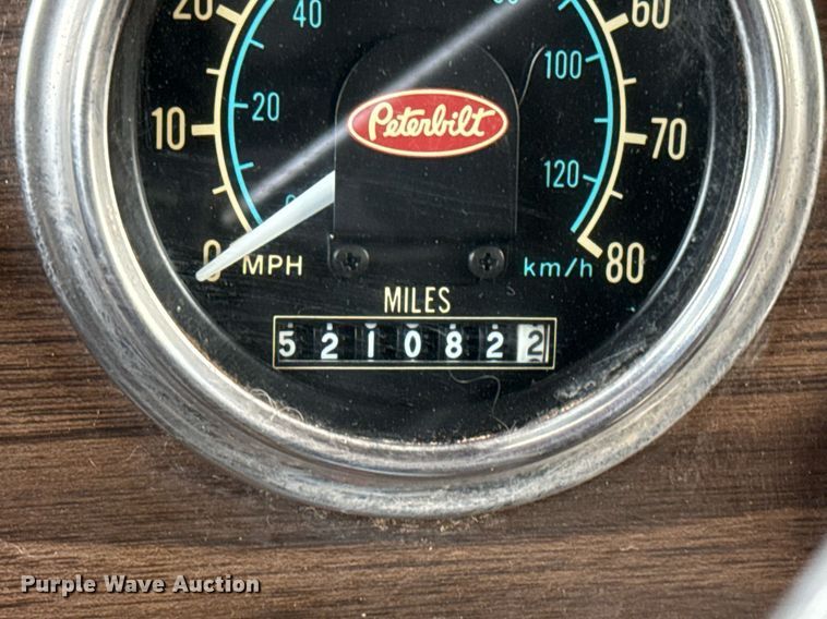 image for item ED5553 1981 Peterbilt 359 semi truck