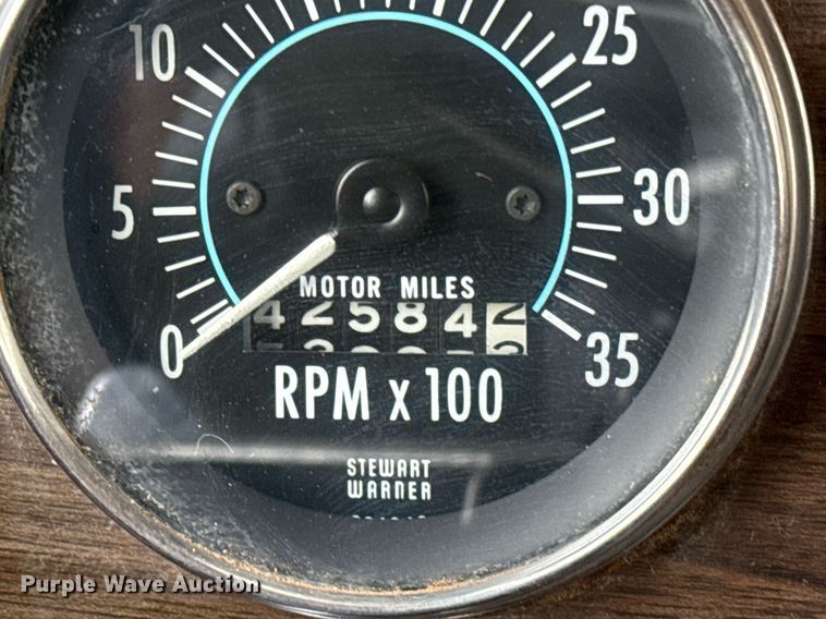 image for item ED5553 1981 Peterbilt 359 semi truck