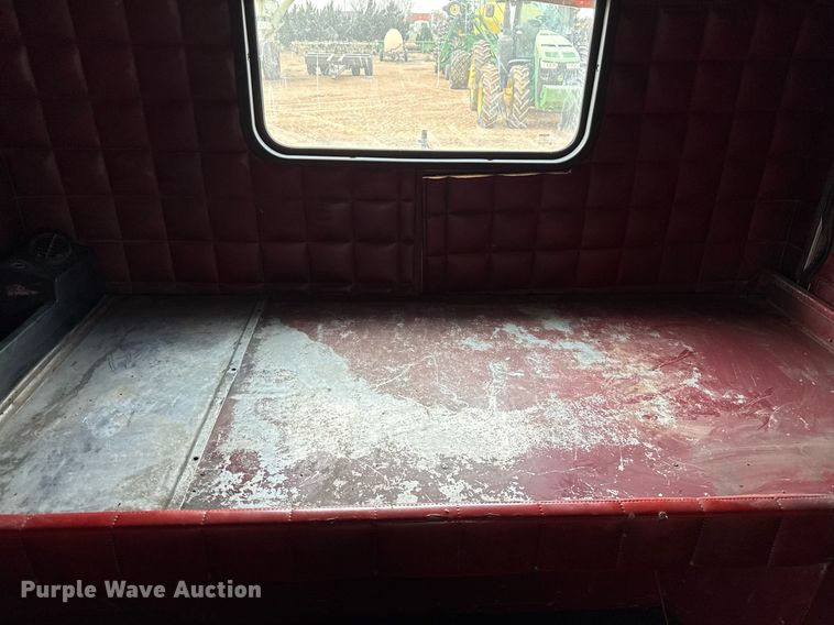 image for item ED5553 1981 Peterbilt 359 semi truck