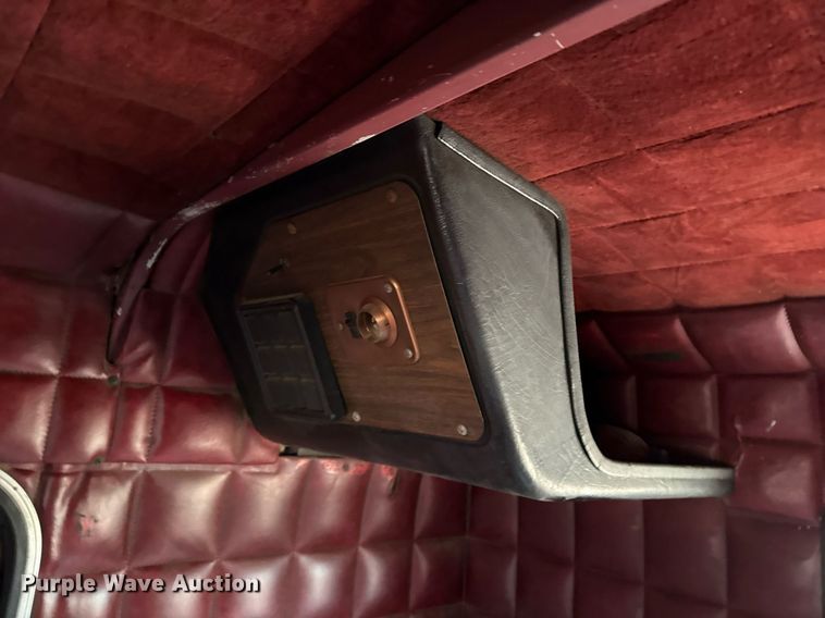 image for item ED5553 1981 Peterbilt 359 semi truck